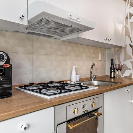 Dreamgarden Airport Apartment & Secure Parking & Airport Shuttle Iasi Exterior foto